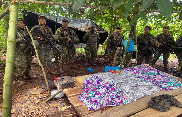 militares-hallan-base-abandonada-de-las-disidencias-de-las-farc-en-esmeraldas-ecuador221.com_.ec_ Militares hallan base abandonada de las disidencias de las FARC en Esmeraldas