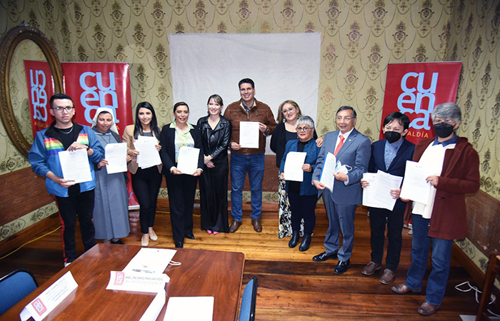 alcaldia-de-cuenca-firmo-11-convenios-de-cooperacion-que-favoreceran-a-grupos-vulnerables-ecuador221.com_.ec_ Alcaldía de Cuenca firmó 11 convenios de cooperación en favor de grupos vulnerables