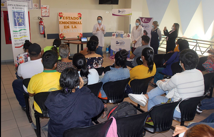dictan-charlas-sobre-la-lactancia-materna-en-el-hospital-roberto-gilbert-ecuador221.com_.ec_ Dictan charlas sobre la lactancia materna en el hospital Roberto Gilbert