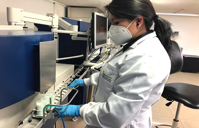 implementa-laboratorio-para-verificar-calidad-de-la-leche-ecuador221.com_.ec_ Agrocalidad implementa laboratorio para verificar calidad de la leche