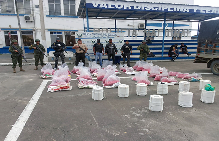 ecuador 221 militares-decomisaron-5-mil-tacos-de-dinamita-en-machala-ecuador221.com_.ec_ Militares decomisaron 5 mil tacos de dinamita en Machala