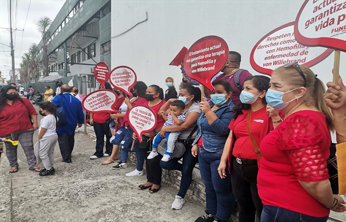 pacientes-con-hemofilia-reclaman-atencion-y-medicamentos-de-calidad-ecuador221.com_.ec_ Pacientes con hemofilia reclaman atención y medicamentos de calidad