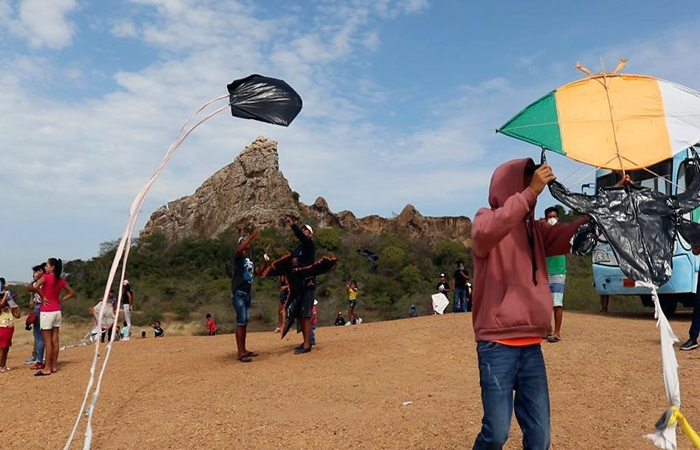 ecuador 221 parroquia-el-morro-es-la-sede-del-festival-de-cometas-ecuador221.com_.ec_ Parroquia El Morro es la sede del Festival de Cometas