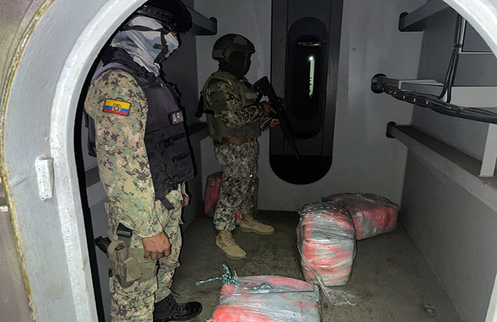 decomisan-cuatro-bultos-con-cocaina-en-buque-mercante-ecuador221.com_.ec_ Decomisan cuatro bultos con cocaína en buque mercante