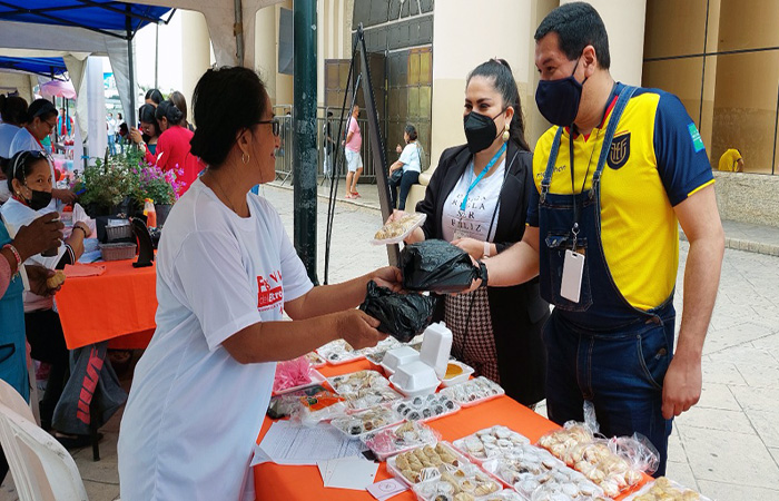 mies-organizo-una-feria-de-emprendimientos-de-beneficiarios-del-bono-ecuador221.com_.ec_ MIES organizó una feria de emprendimientos de beneficiarios del bono