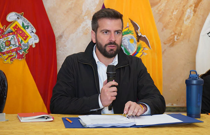 pablo-arosemena-gobierno-prioriza-el-deficit-fiscal-pero-sacrifica-inversion-en-obras-ecuador221.com_.ec_ Pablo Arosemena: Gobierno prioriza el déficit fiscal, pero sacrifica inversión en obras