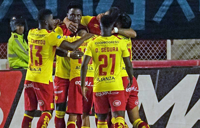 aucas-y-barcelona-disputaran-el-titulo-en-final-inedita-ecuador221.com_.ec_ Aucas y Barcelona disputarán el título en final inédita