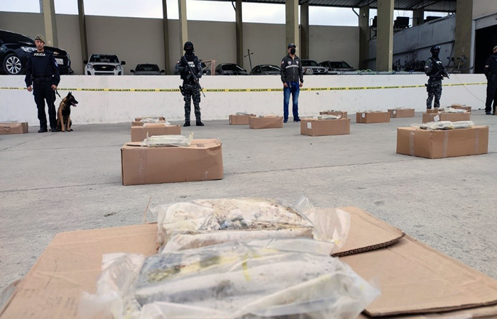 en-dos-operativos-antidrogas-decomisan-5-toneladas-de-clorhidrato-de-cocaina-ecuador221.com_.ec_ En dos operativos antidrogas decomisan 5 toneladas de clorhidrato de cocaína