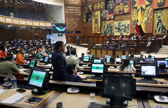 asamblea-nacional-voto-por-enjuiciar-a-cuatro-consejeros-del-cpccs-ecuador221.com_.ec_ Asamblea Nacional votó por enjuiciar a cuatro consejeros del CPCCS