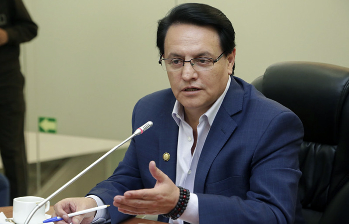 fernando-villavicencio-amenazas-en-su-contra-en-el-aeropuerto-de-quito-ecuador221.com_.ec_ Fernando Villavicencio denunciaamenazas en su contra en el aeropuerto de Quito