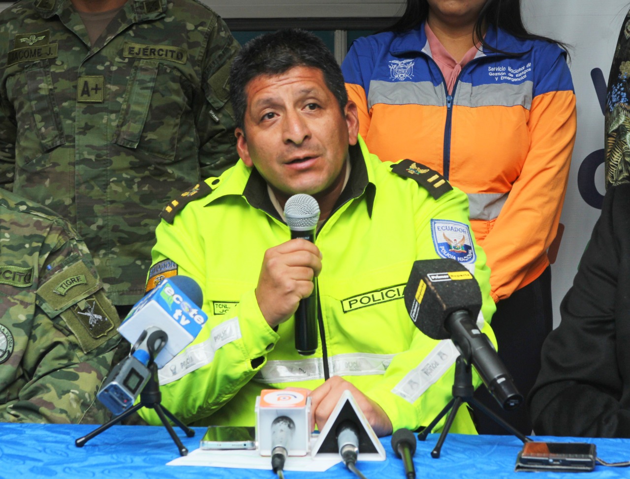 poli-x3 La seguridad del Guayas y Esmeraldas es reforzada por las Fuerzas Armadas y Policía Nacional