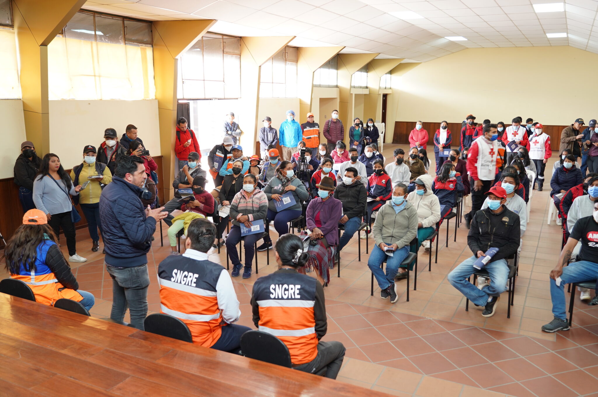 55B30943-E81D-4EDF-8D1D-17473FFAC14E-scaled Autoridades y la comunidad se reúnen para tomar prevenciones ante la actividad volcánica