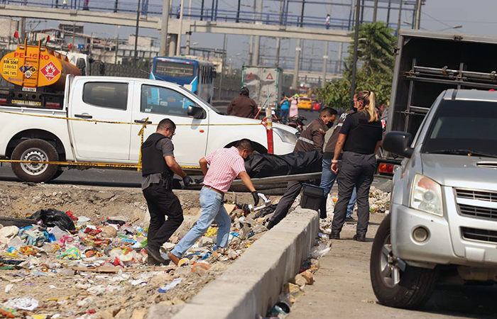 ecuador 221 el-cuerpo-decapitado-de-una-mujer-fue-hallado-en-un-basurero-de-la-isla-trinitaria-ecuador221.com_.ec_ El cuerpo decapitado de una mujer fue hallado en un basurero de la isla Trinitaria