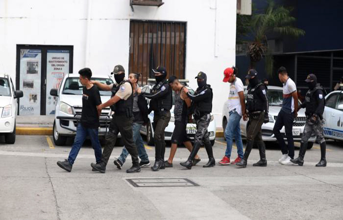 policia-captura-seis-personas-que-intentaron-robar-un-cajero-automatico-ecuador221.com_.ec_ Policía captura seis personas que intentaron robar un cajero automático