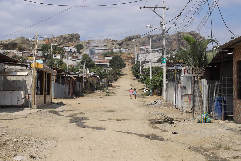 4229BC79-54B1-44F4-8FDA-77EC67F1B034 Familia es acribillada en el interior de su vivienda al noroeste de Guayaquil