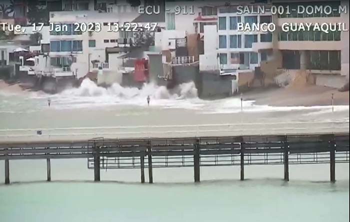 en-cuatro-provincias-costeras-se-presentaron-fuertes-oleajes-ecuador221.com_.ec_ En cuatro provincias costeras se presentaron fuertes oleajes