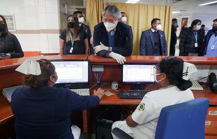 presidente-lasso-visito-el-hospital-eugenio-espejo-de-quito-ecuador221.com_.ec_ Presidente Lasso visitó hospital Eugenio Espejo de Quito