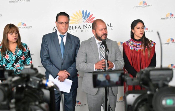 caso-encuentro-frente-parlamentario-anticorrupcion-entrego-su-informe-ecuador221.com_.ec- Caso Encuentro: Frente Parlamentario Anticorrupción entregó su informe