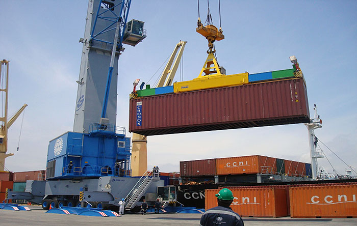 puerto-de-manta-cobra-34-dolares-por-servicio-de-escaneres-ecuador221.com_.ec_ Puerto de Manta cobra 34 dólares por servicio de escáneres