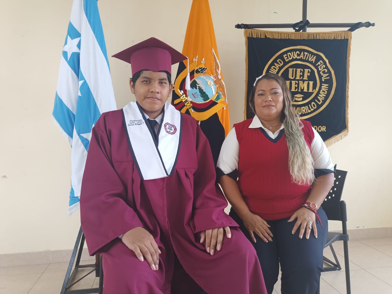 Darian Holguín es ejemplo de superación y el mejor bachiller de su ...