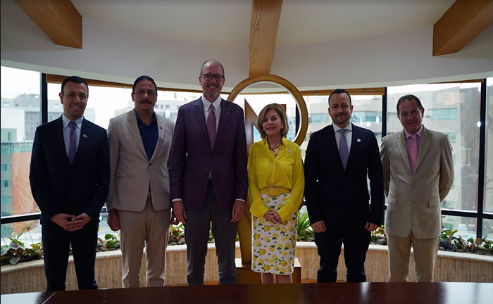 nobis-holding-de-inversiones-recibio-la-visita-del-embajador-de-canada-ecuador221.com_.ec_ Nobis Holding de Inversiones recibió la visita del embajador de Canadá