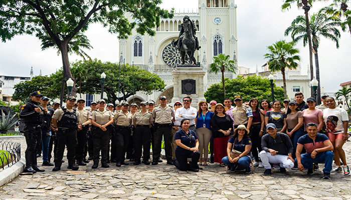 agentes-de-la-policia-turistica-se-capacitaron-en-guayaquil-ecuador221.com_.ec_ Agentes de la Policía Turística se capacitaron en Guayaquil
