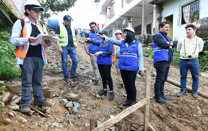 delegados-de-la-caf-recorrieron-obras-en-la-cooperativa-sergio-toral-2-ecuador221.com_.ec_ Delegados de la CAF recorrieron obras en la cooperativa Sergio Toral 2