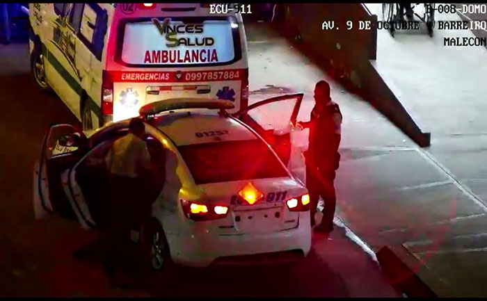 mujer-dio-a-luz-en-un-patrullero-policial-en-babahoyo-ecuador221.com_.ec_ Mujer dio a luz en un patrullero policial en Babahoyo