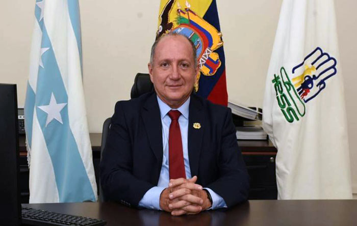 un-oficial-naval-en-servicio-pasivo-dirigira-el-hospital-teodoro-maldonado-carbo-ecuador221.com_.ec_ Un oficial naval en servicio pasivo dirigirá el hospital Teodoro Maldonado Carbo