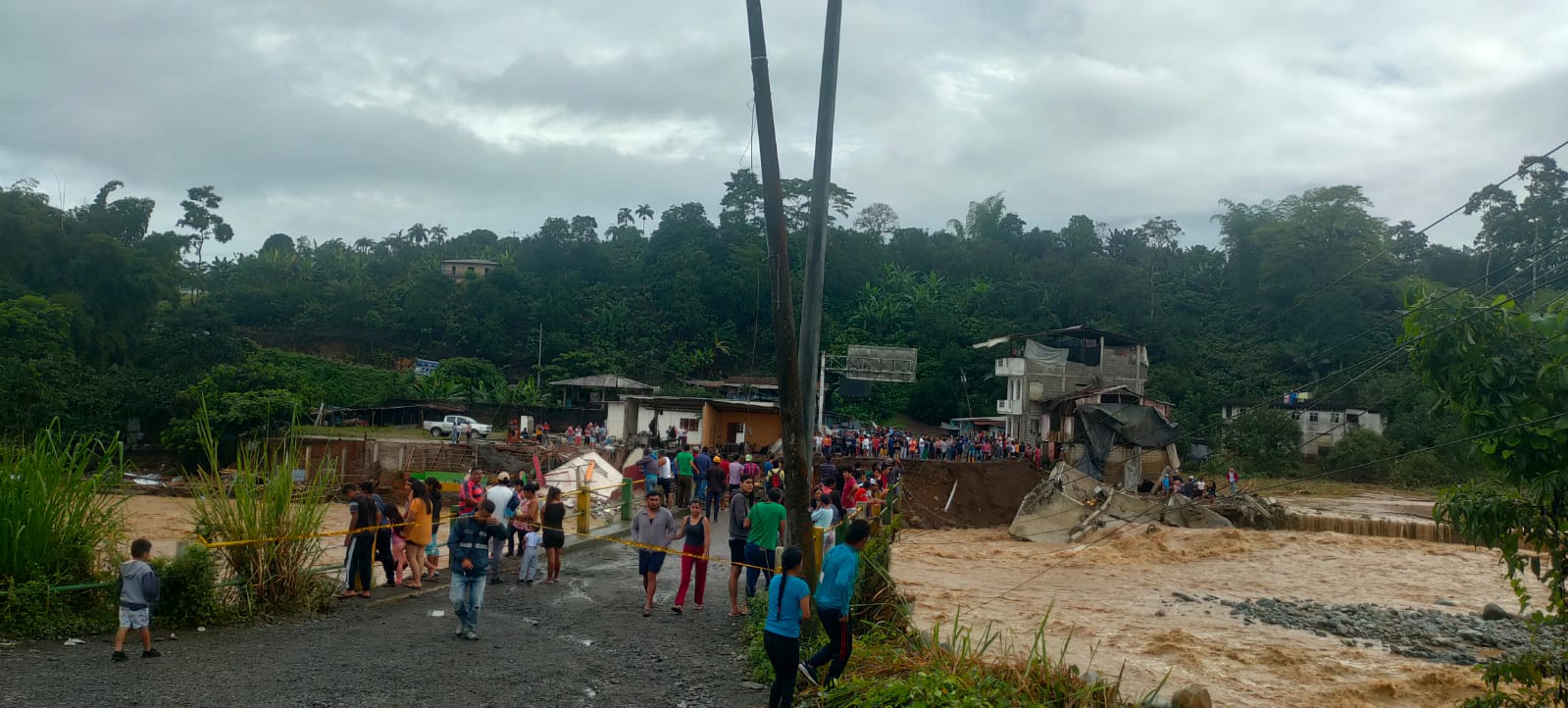 4.-desbordamientos-de-rios-causaron-danos-en-bolivar-y-los-rios-ecuador221.com_.ec_ Desbordamientos de ríos causaron daños en Bolívar y Los Ríos