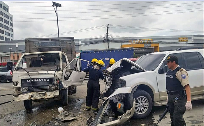 cinco-personas-heridas-en-ataque-armado-contra-el-alcalde-de-duran-ecuador221.com_.ec_ Cinco personas heridas en ataque armado contra el alcalde de Durán