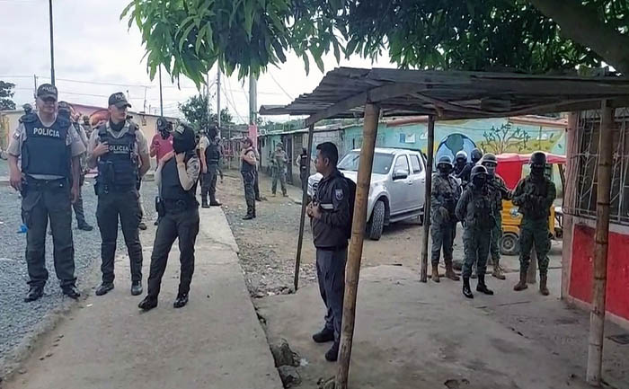 megaoperativo-en-socio-vivienda-2-para-encontrar-a-un-asesino-de-policias-ecuador221.com_.ec_ Megaoperativo en Socio Vivienda 2 para encontrar a un asesino de policías