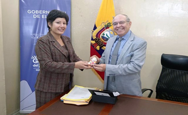 patricia-diaz-cano-es-la-nueva-consulesa-del-peru-en-machala-ecuador221.com_.ec_ Patricia Diaz-Cano es la nueva consulesa del Perú en Machala