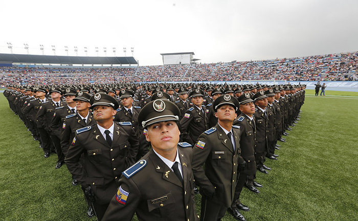 lasso-gradua-a-7300-policias-y-llegan-a-60-mil-al-servicio-de-la-seguridad-ciudadana-ecuador221.com_.ec_ Lasso gradúa a 7.300 policías y llegan a 60 mil al servicio de la seguridad ciudadana
