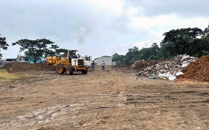 retiran-250-toneladas-de-desechos-de-construccion-del-jardin-botanico-ecuador221.com_.ec_ Retiran 250 toneladas de desechos de construcción del Jardín Botánico