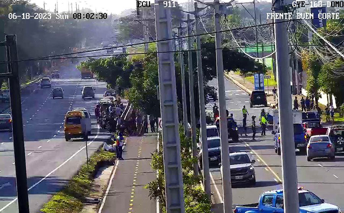 tres-ciclistas-murieron-atropellados-en-la-via-a-la-costa-ecuador221.com_.ec_ Tres ciclistas murieron atropellados en la Vía a la Costa,en el Día del Padre