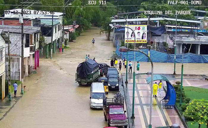 en-flavio-alfaro-y-chone-se-registran-inundaciones-y-deslizamiento-de-tierra-ecuador221.com_.ec_ En Flavio Alfaro y Chone se registran inundaciones y deslizamiento de tierra