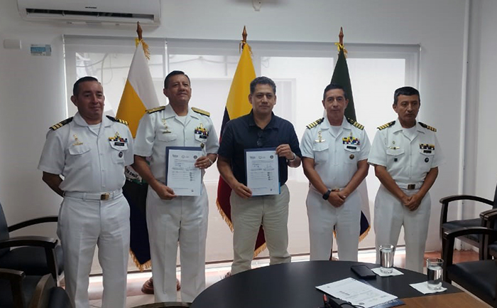 la-armada-del-ecuador-firmo-convenio-interinstitucional-con-el-gobierno-de-galapagos-ecuador221.com_.ec_ La Armada del Ecuador firmó convenio interinstitucional con el Gobierno de Galápagos