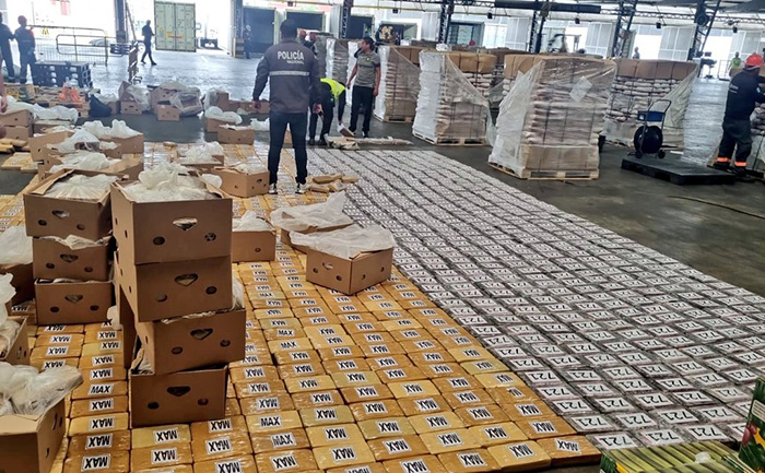 la-policia-decomisa-cuatro-toneladas-de-cocaina-en-el-puerto-de-guayaquil-ecuador221.com_.ec- La Policía decomisa cuatro toneladas de cocaína en el puerto de Guayaquil