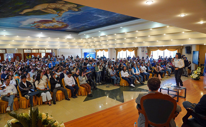 luisa-gonzalez-afirma-que-reconstruira-la-educacion-en-el-pais-ecuador221.com_.ec_ Luisa González afirma que reconstruirá la educación en el país