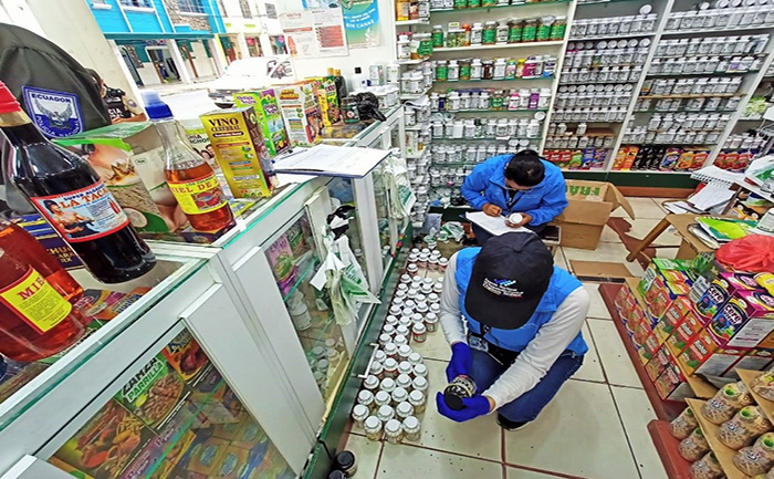 personal-de-arcsa-identifico-13-mil-productos-naturales-irregulares-en-machala-ecuador221.com_.ec_ Personal de Arcsa identificó 13 mil productos naturales irregulares en Machala