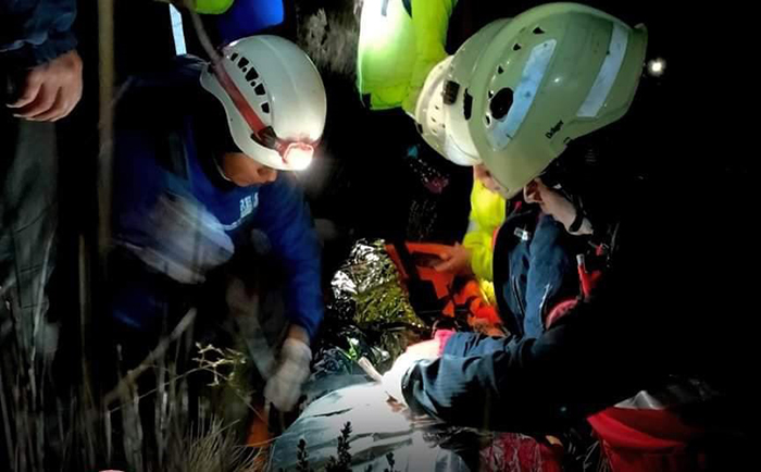 una-extranjera-y-cuatro-ecuatorianos-fueron-rescatados-en-el-cerro-ruminahui-ecuador221.com_.ec_ Una extranjera y cuatro ecuatorianos fueron rescatados en el Cerro Rumiñahui