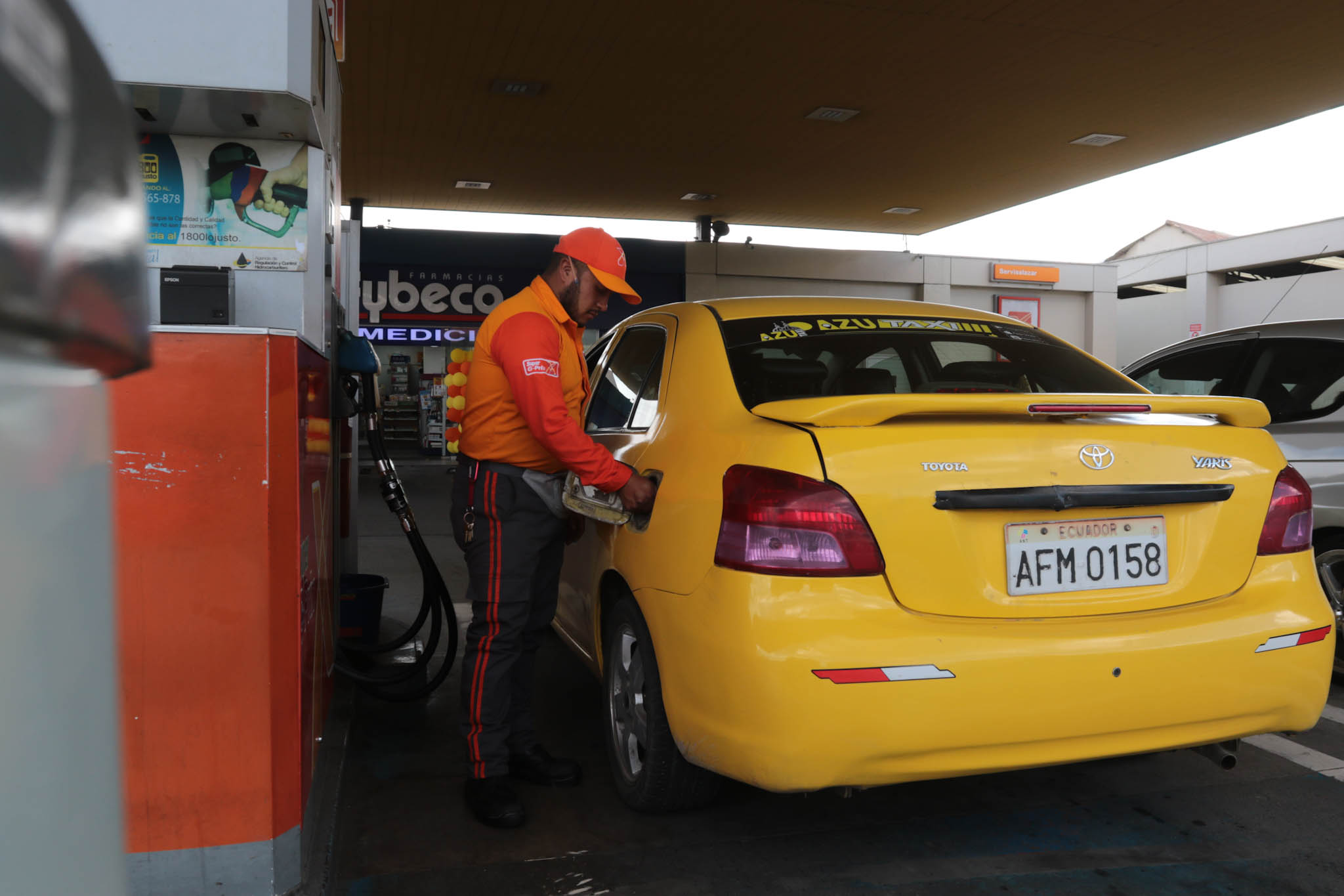 combustible Desabastecimiento en los despachos de combustibles en Cuenca