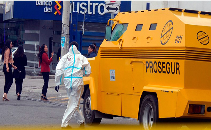 ecuador 221 en-asalto-ladrones-se-llevaron-50-mil-dolares-de-un-vehiculo-blindado-ecuador221.com_.ec- En asalto ladrones se llevaron 50 mil dólares de un vehículo blindado