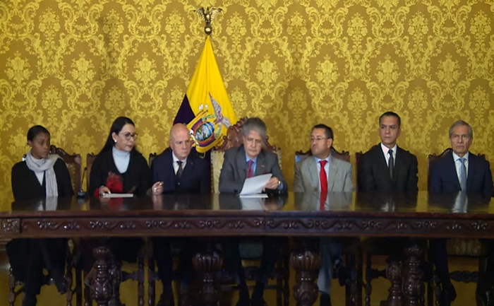 ecuador 221 gobierno-decreta-tres-dias-de-luto-nacional-y-estado-de-excepcion-por-60-dias-en-todo-el-territorio-ecuador221.com_.ec_ Gobierno decreta tres días de luto nacional y Estado de Excepción por 60 días en todo el territorio