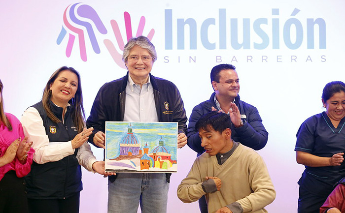 gobierno-entrego-obras-que-benefician-a-personas-con-discapacidad-en-azuay-ecuador221.com_.ec_ Gobierno entregó obras que benefician a personas con discapacidad en Azuay