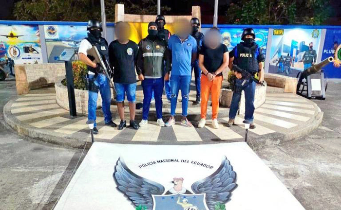 la-policia-captura-a-tres-extorsionadores-de-negocios-en-urdesa-ecuador221.com_.ec_ La Policía captura a tres extorsionadores de negocios en Urdesa