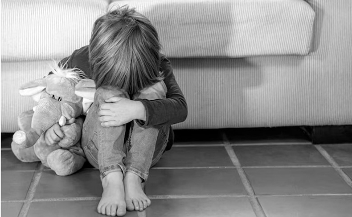 llaman-a-juicio-a-una-mujer-por-presunto-delito-de-odio-contra-nino-de-9-anos-ecuador221.com_.ec- Llaman a juicio a una mujer por presunto delito de odio contra niño de 9 años