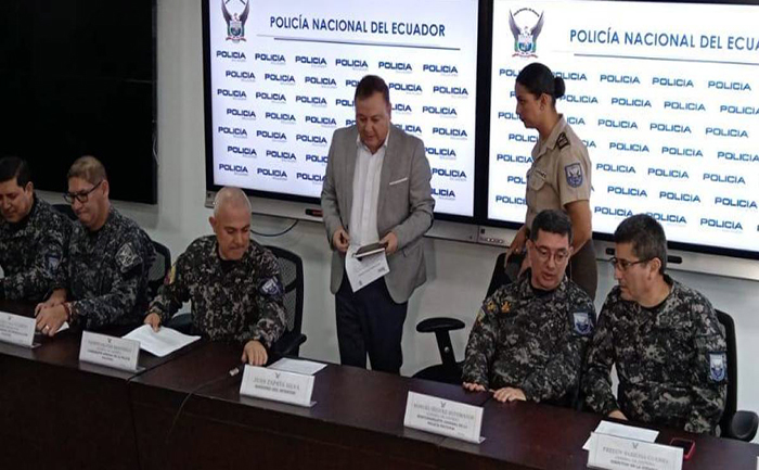 los-comisionados-del-fbi-ya-estan-en-quito-para-investigar-la-muerte-de-villavicencio-ecuador221.com_.ec_ Los comisionados del FBI ya están en Quito para investigar la muerte de Villavicencio