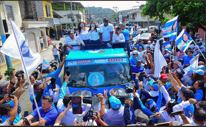 luisa-gonzalez-lidero-una-caravana-motorizada-en-guayaquil-ecuador221.com_.ec_ Luisa González lideró una caravana motorizada en Guayaquil